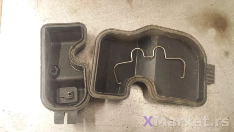 Fiat Punto 2 poklopci fara desna strana