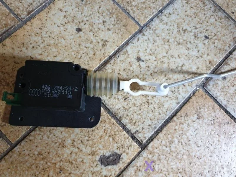 Motoric centralne brave gepek vrata oe. 4B9962115
