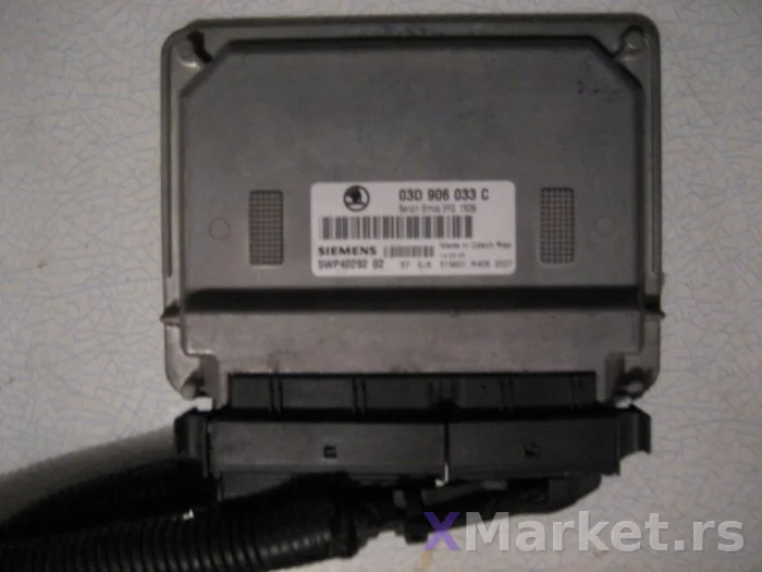 Motorni kompjuter  03d906033c