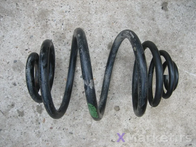 Opel astra F zadnja opruga