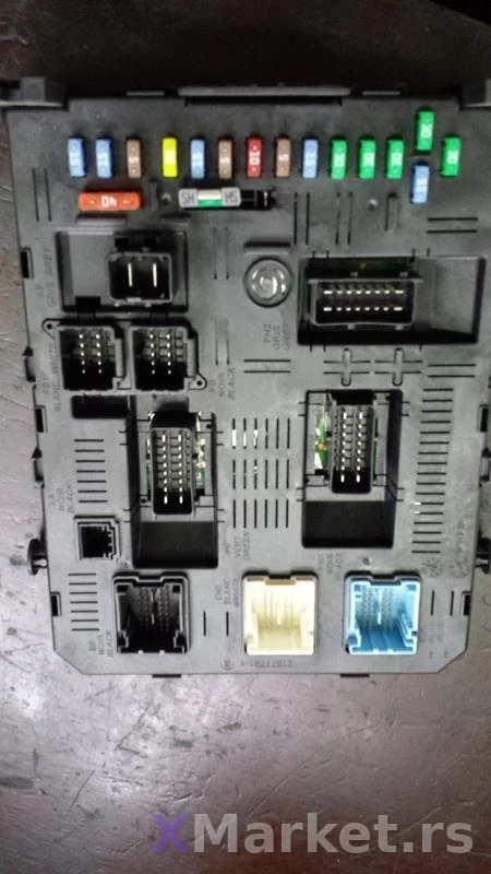 Peugeot 307 1.6 HDI  BSI oe. 9660105980