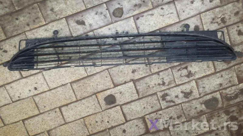 Peugeot 307 srednja resetka prednjeg branika