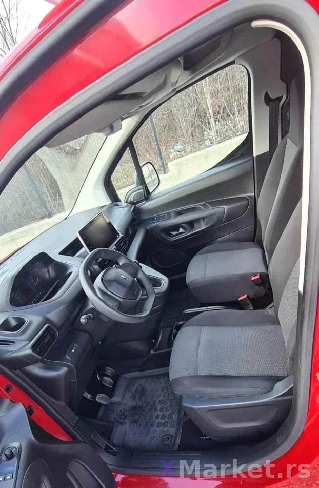 peugeot partner 1,5hdi 2020god