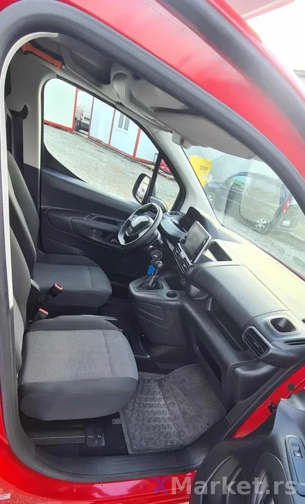 peugeot partner 1,5hdi 2020god