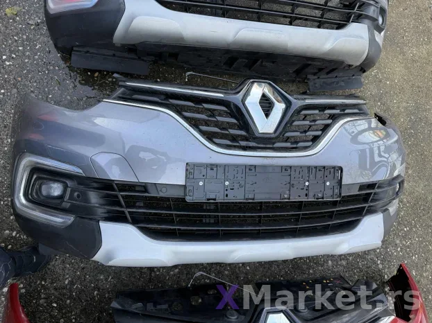 prednji deo Renault reno Captur hauba krila farovi branik