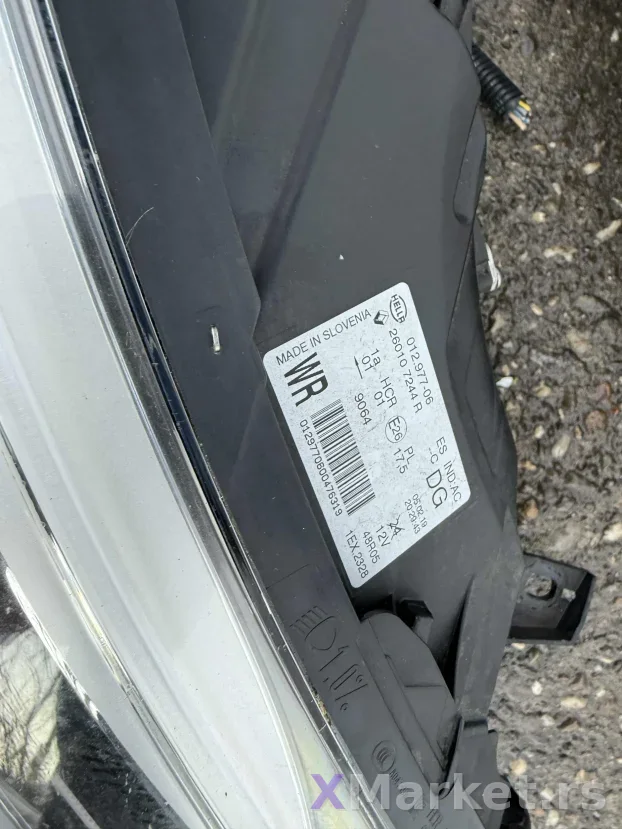 prednji deo Renault reno Captur hauba krila farovi branik