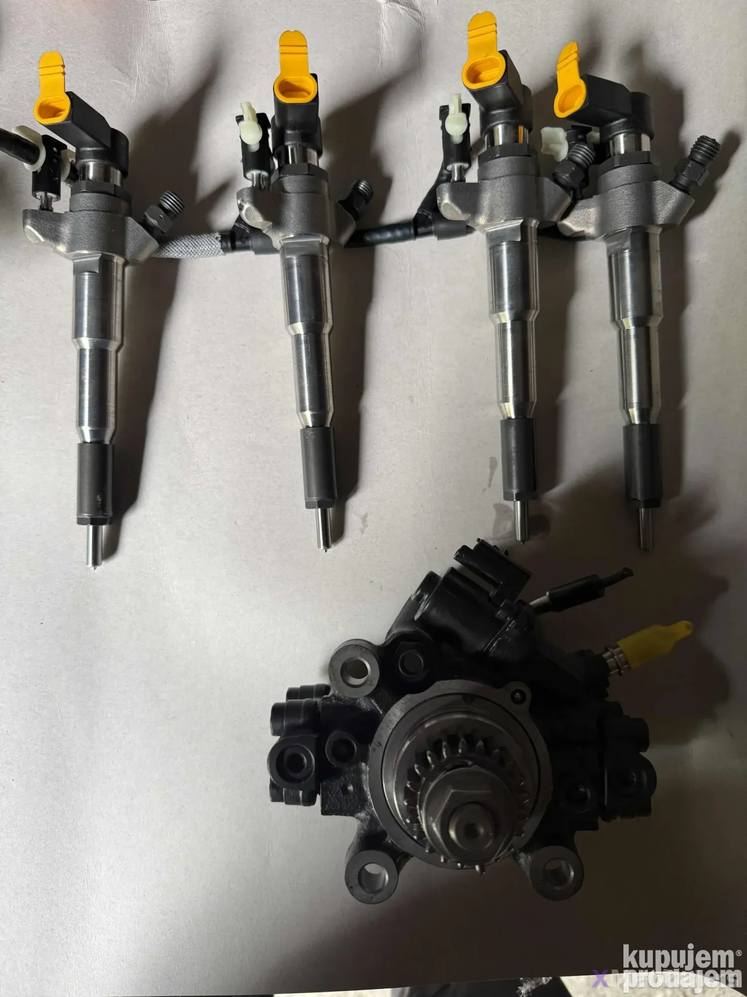 pumpa i dizne 2,3dci 166000372r
