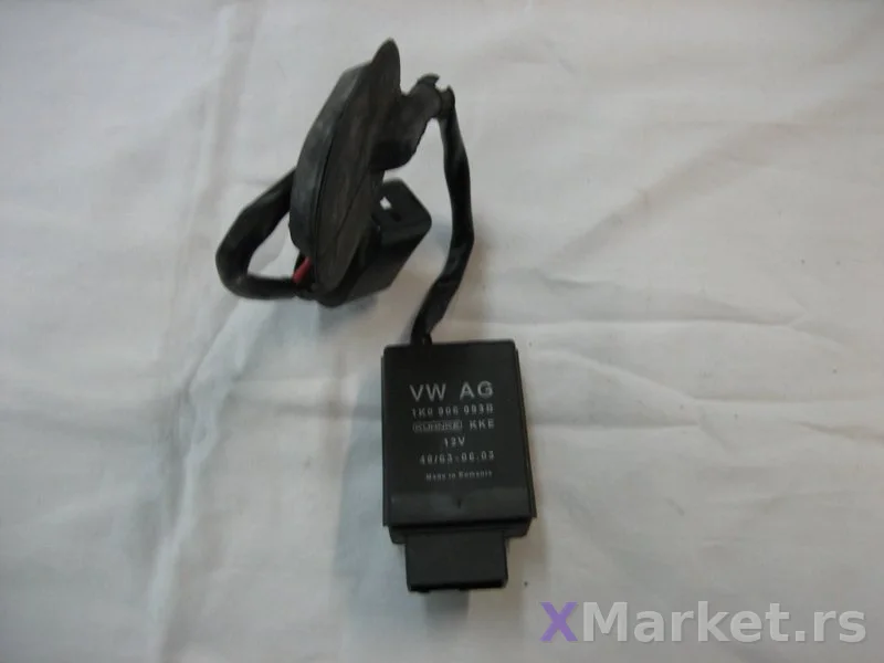 Relej pumpe za gorivo VW Golf 5