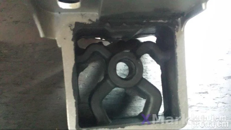 Renault Clio 2 nosac zadnjeg lonca
