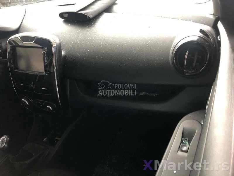 Renault Clio 2015. god. - kompletan auto u delovima 2015. godište