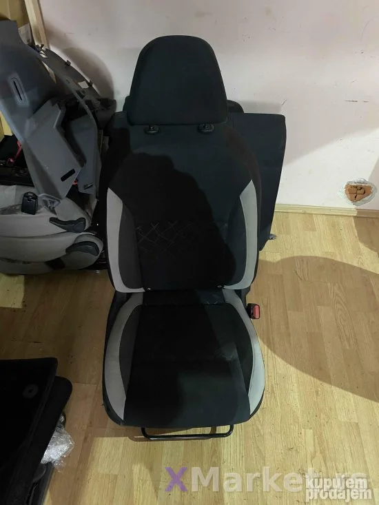 Sedista enterijer za NISSAN MICRU 2017god