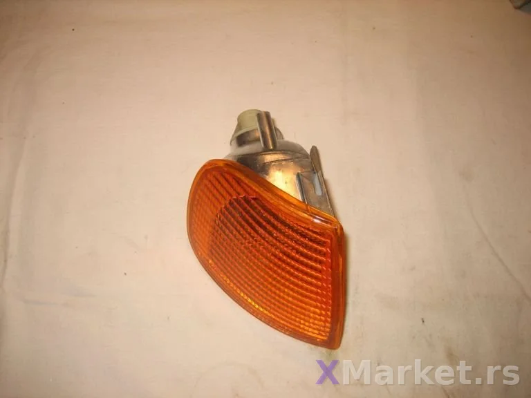 VW polo 94-99 prednji desni migavac